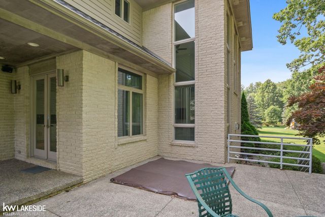 55766 Apple Lane, Shelby Twp, MI 48316