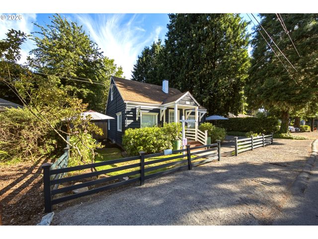 4428 SUNSET Dr, Lake Oswego, OR 97035