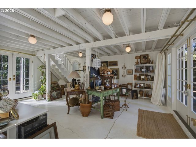 4428 SUNSET Dr, Lake Oswego, OR 97035