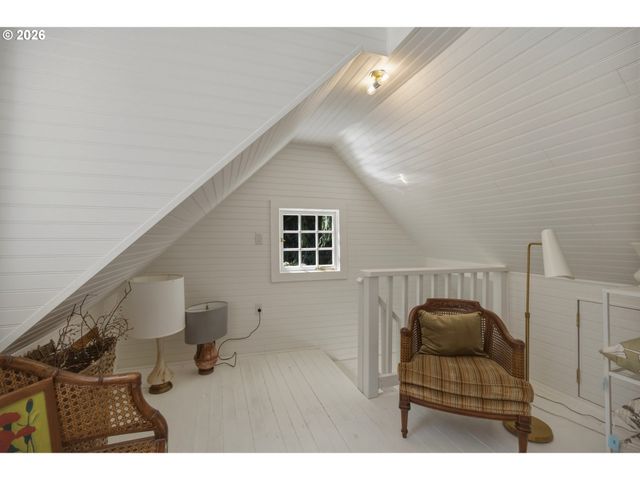 4428 SUNSET Dr, Lake Oswego, OR 97035