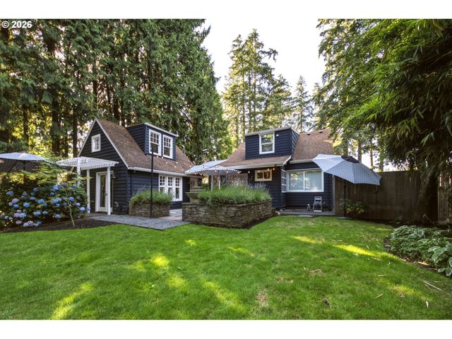 4428 SUNSET Dr, Lake Oswego, OR 97035