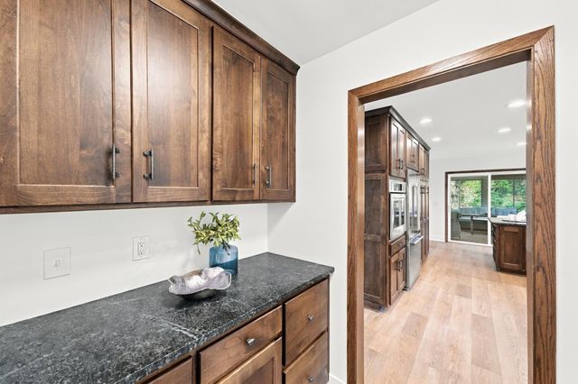 16724 Blenheim Way, Minnetonka, MN 55345