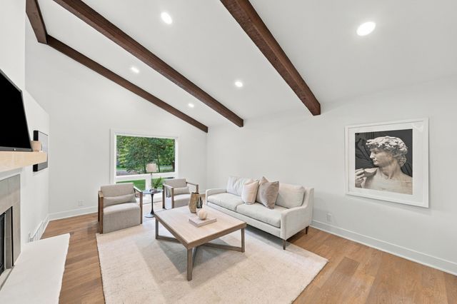 16724 Blenheim Way, Minnetonka, MN 55345
