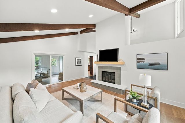 16724 Blenheim Way, Minnetonka, MN 55345