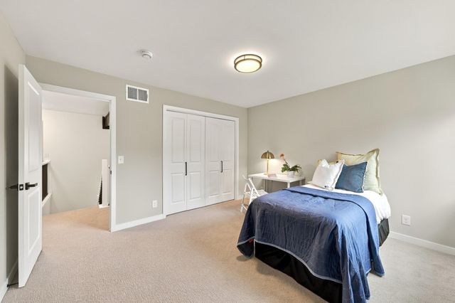 16724 Blenheim Way, Minnetonka, MN 55345