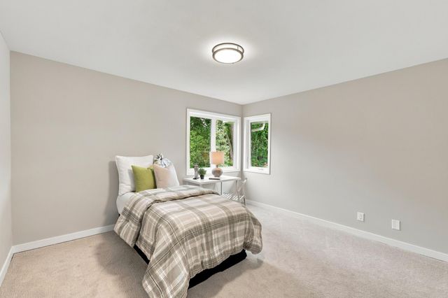 16724 Blenheim Way, Minnetonka, MN 55345