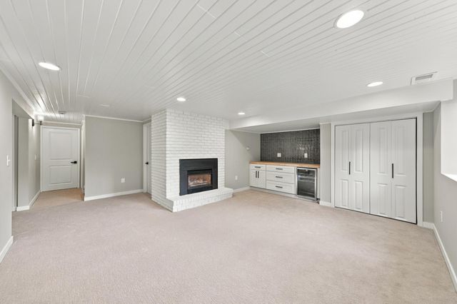 16724 Blenheim Way, Minnetonka, MN 55345