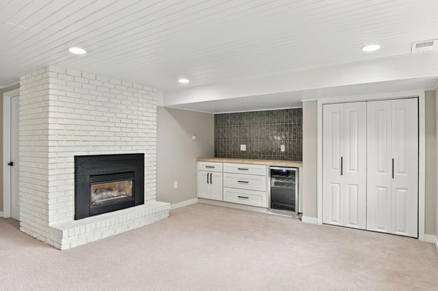 16724 Blenheim Way, Minnetonka, MN 55345