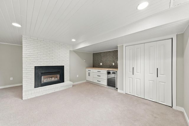 16724 Blenheim Way, Minnetonka, MN 55345