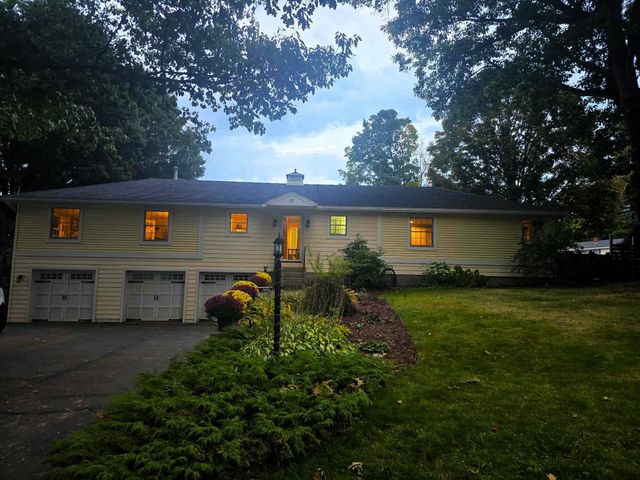 25 Country Club Drive, South Burlington, VT 05403