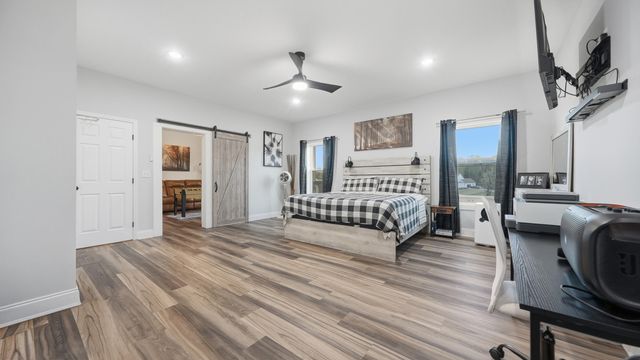 7424 Crowes Nest Drive, Harrison, TN 37341