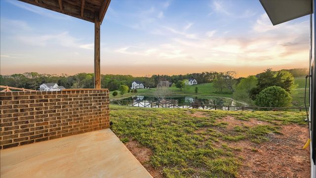 7424 Crowes Nest Drive, Harrison, TN 37341