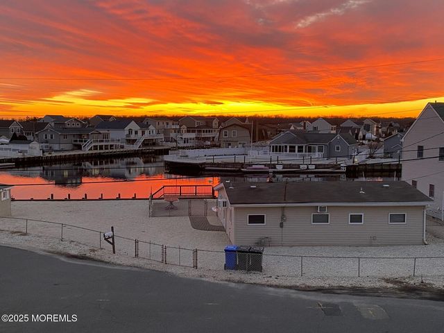 152 Morton Drive, Beach Haven West, NJ 08050