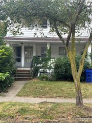 932 Stevenson Road, Cleveland, OH 44110