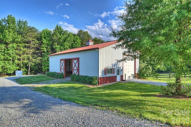 172 Tuckertown Road, New London, NC 28127