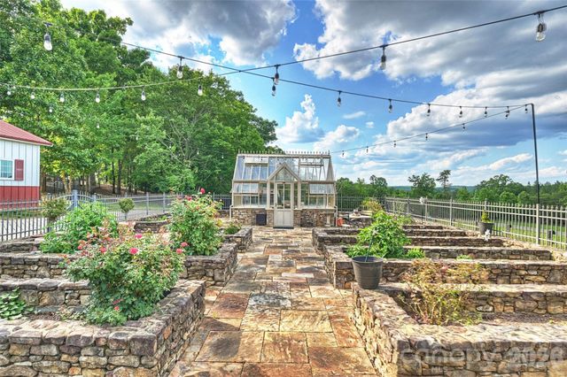 172 Tuckertown Road, New London, NC 28127