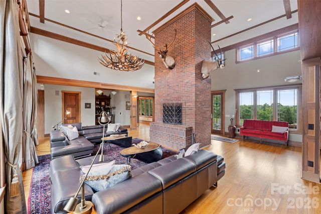 172 Tuckertown Road, New London, NC 28127
