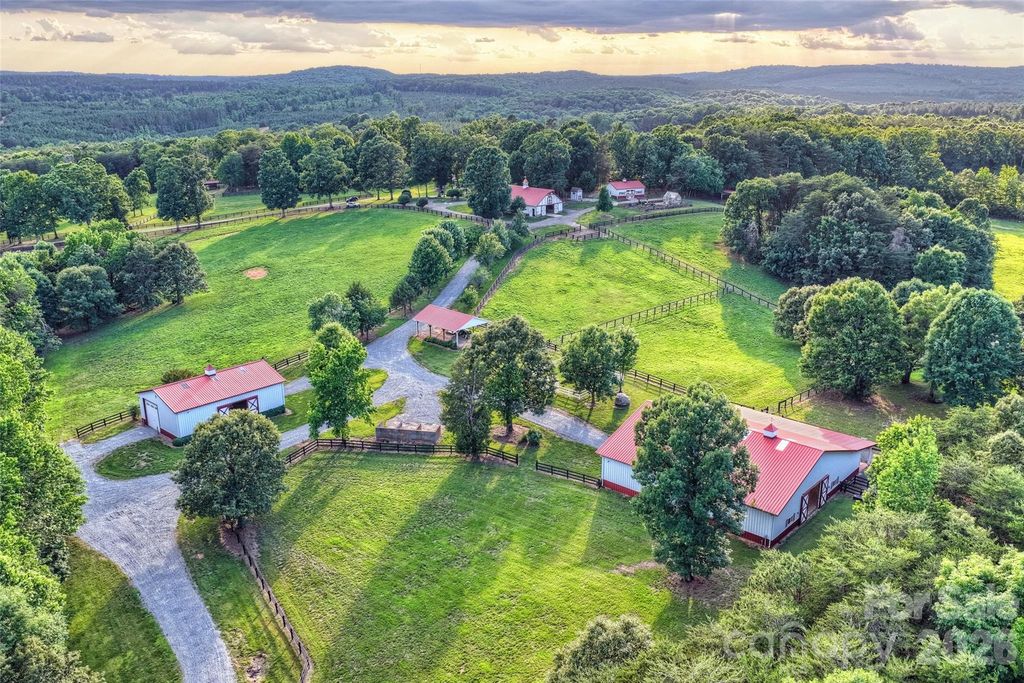 172 Tuckertown Road, New London, NC 28127
