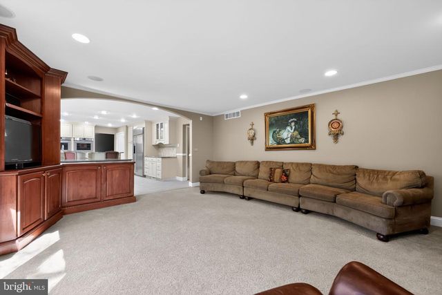 521 KINGS DR, Cherry Hill, NJ 08003