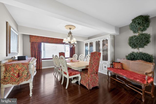 521 KINGS DR, Cherry Hill, NJ 08003