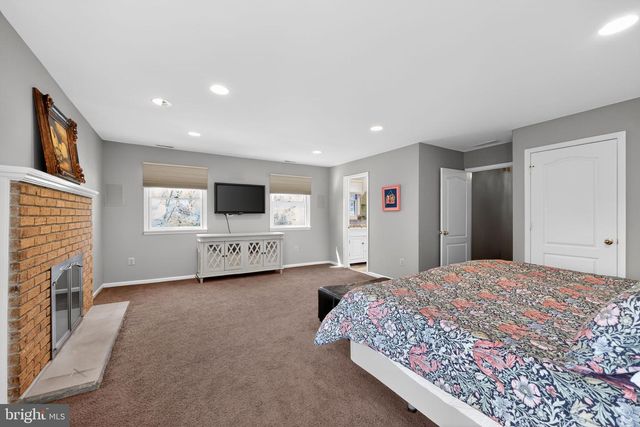 521 KINGS DR, Cherry Hill, NJ 08003