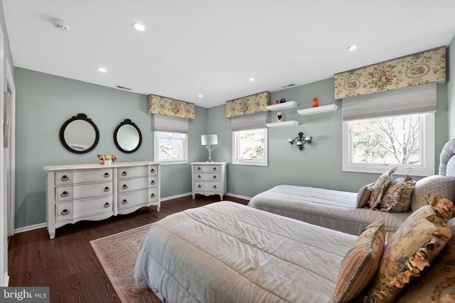 521 KINGS DR, Cherry Hill, NJ 08003