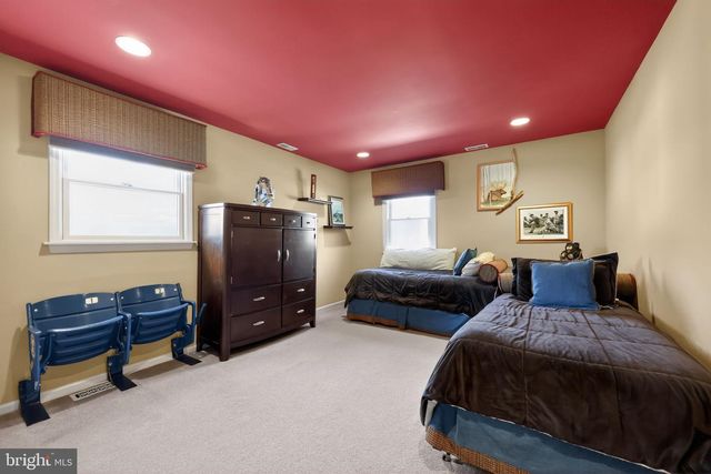 521 KINGS DR, Cherry Hill, NJ 08003