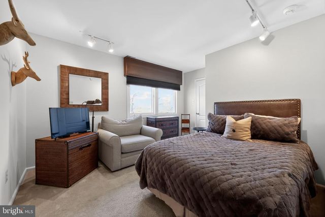 521 KINGS DR, Cherry Hill, NJ 08003