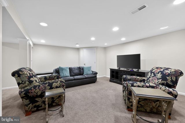 521 KINGS DR, Cherry Hill, NJ 08003