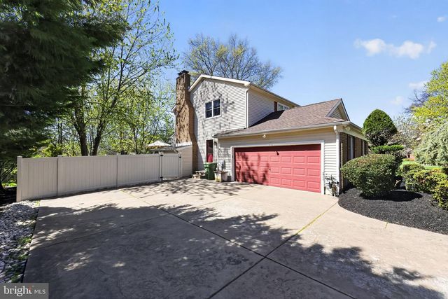 521 KINGS DR, Cherry Hill, NJ 08003