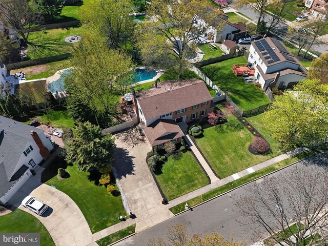 521 KINGS DR, Cherry Hill, NJ 08003