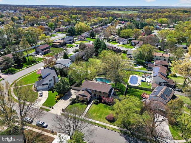 521 KINGS DR, Cherry Hill, NJ 08003