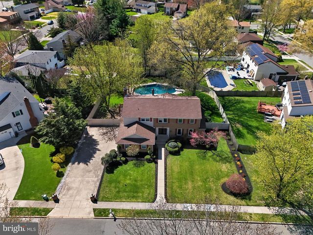 521 KINGS DR, Cherry Hill, NJ 08003