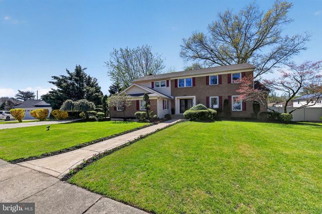 521 KINGS DR, Cherry Hill, NJ 08003