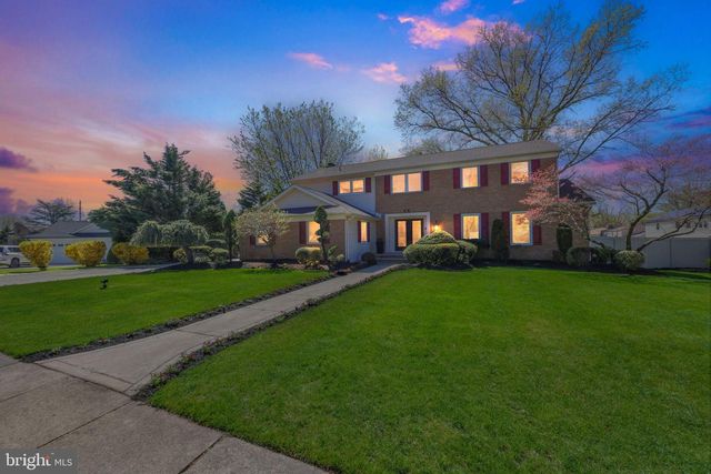 521 KINGS DR, Cherry Hill, NJ 08003