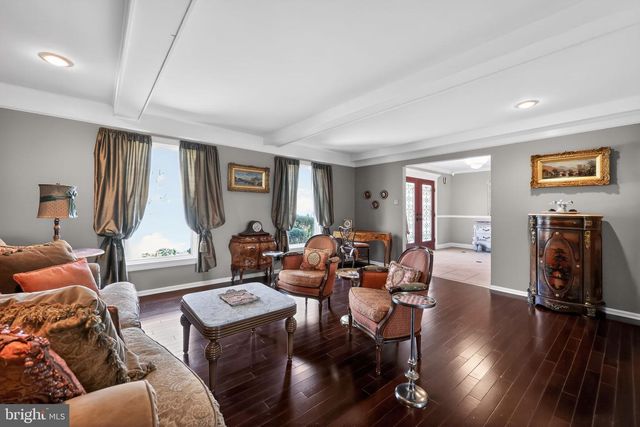 521 KINGS DR, Cherry Hill, NJ 08003