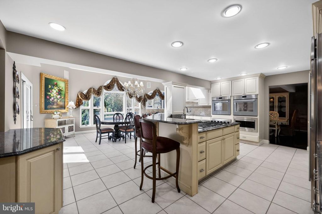 521 KINGS DR, Cherry Hill, NJ 08003