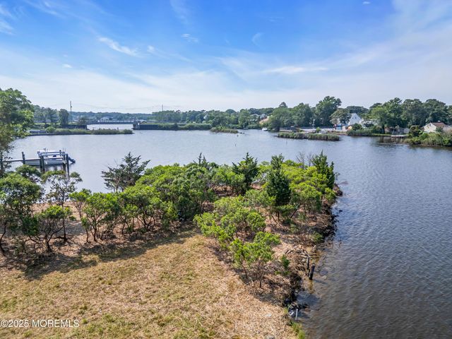 500 Princeton Avenue, Brick, NJ 08724