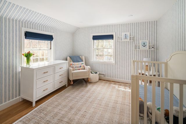 39 River Glen Rd, Wellesley, MA 02481