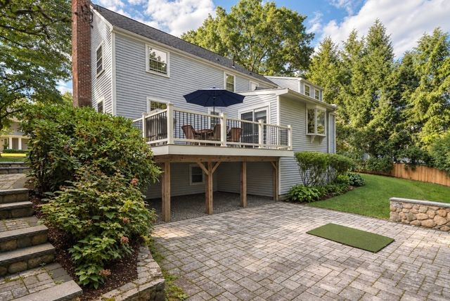 39 River Glen Rd, Wellesley, MA 02481
