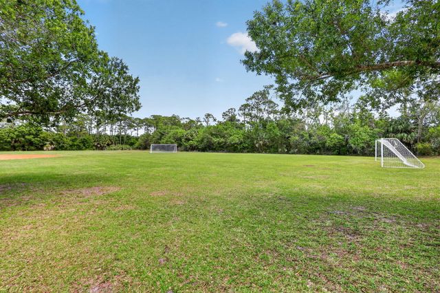 674 NE Turtleback Trail, Port St. Lucie, Port St Lucie, FL 34983