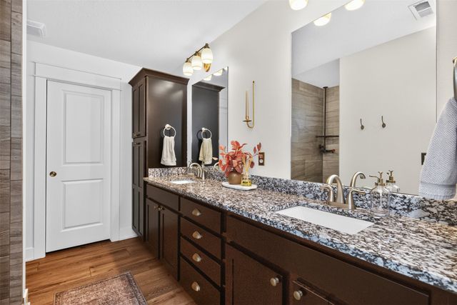 3124 NW Trestle Point Drive, Ankeny, IA 50023