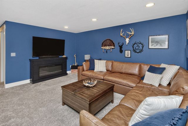3124 NW Trestle Point Drive, Ankeny, IA 50023