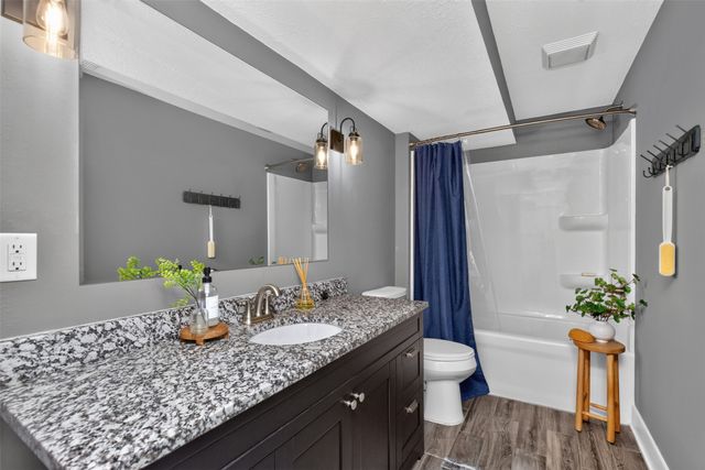 3124 NW Trestle Point Drive, Ankeny, IA 50023