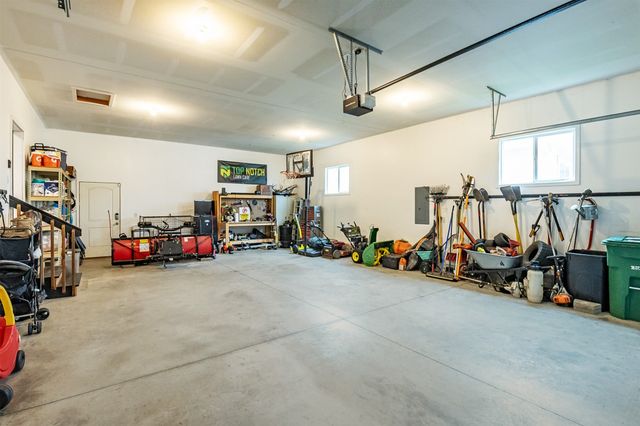 3124 NW Trestle Point Drive, Ankeny, IA 50023