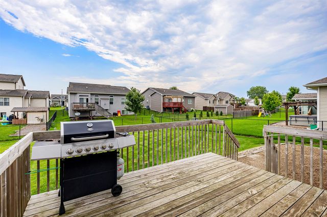 3124 NW Trestle Point Drive, Ankeny, IA 50023