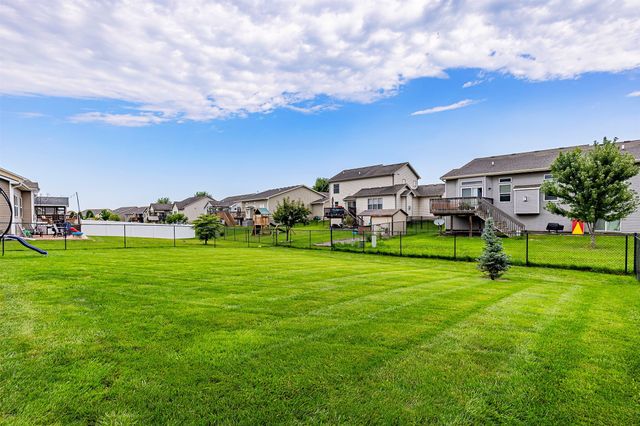 3124 NW Trestle Point Drive, Ankeny, IA 50023