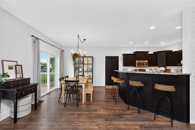 3124 NW Trestle Point Drive, Ankeny, IA 50023