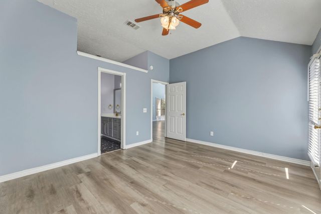 2118 Creekshire Drive, Sugar Land, TX 77478