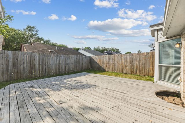 2118 Creekshire Drive, Sugar Land, TX 77478